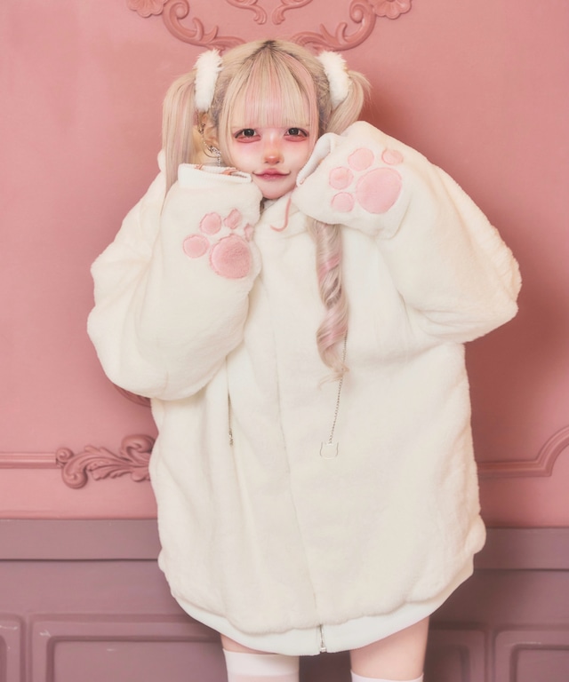 アパレルOEM製造のサンプル画像。Tシャツ・ワンピースなどの量産アイテム例。